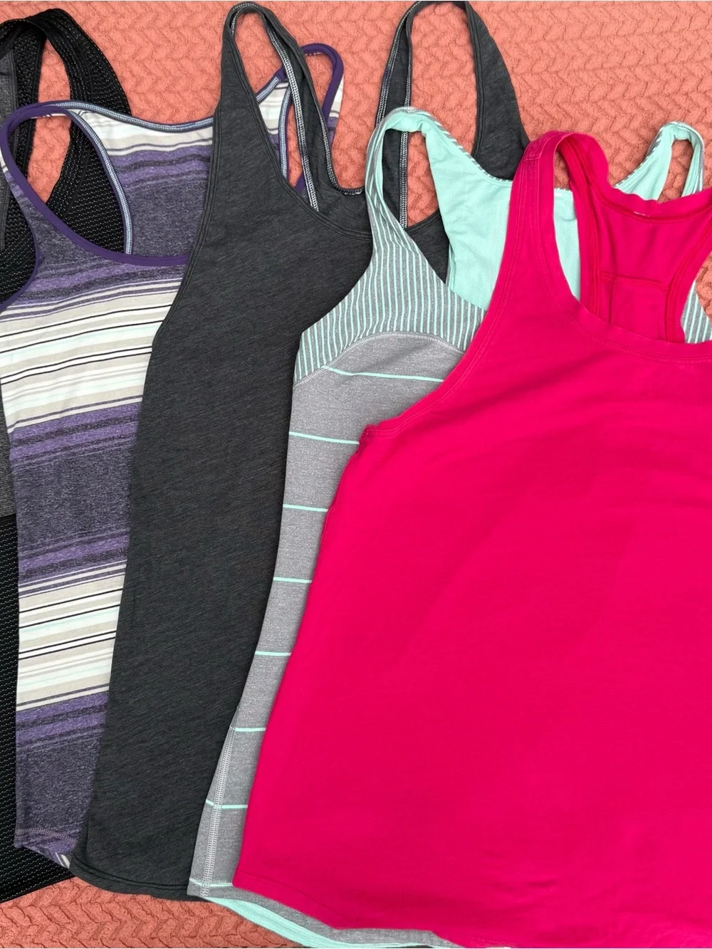 Lululemon lot of 5 tank tops size 6 excellent condition most not worn